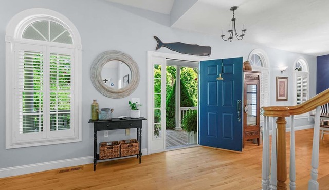 Cape Cod luxury with private pool in Yarmouth Port