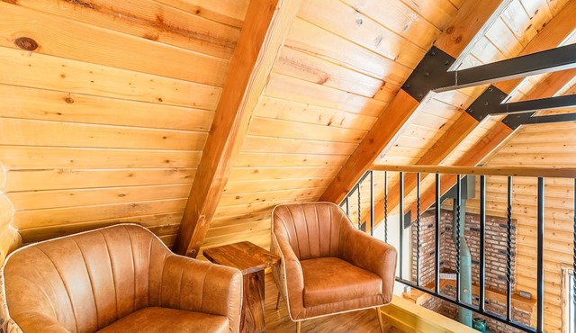 New! Bearadise ~ Peaceful Pinegrove Chalet in Big Bear