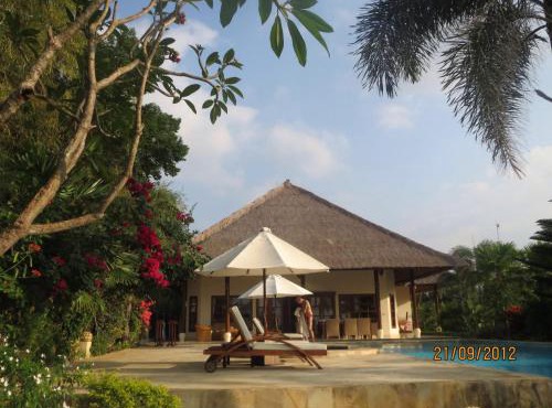 Villa Nirwana en gastenverblijf & appartement in Seririt