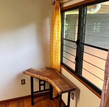 Kliffstone Jungle House