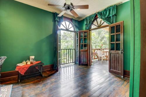 Family Suite @ Mahogany Hall