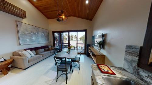 Secluded Beach Villa with Concierge by ALOM