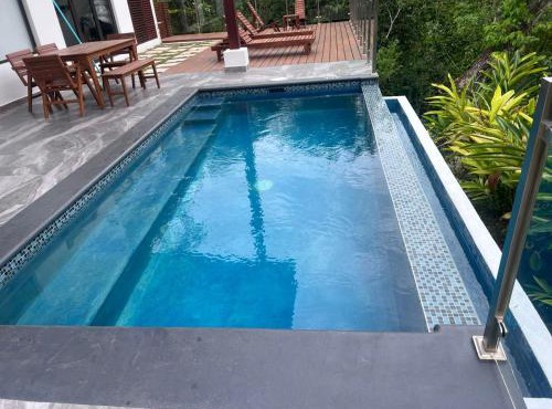 Cheerful 2 bedroom Villa with Pool