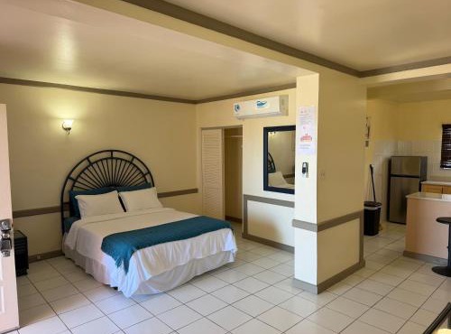 Dove Cove Comfort Suites in Rat Island