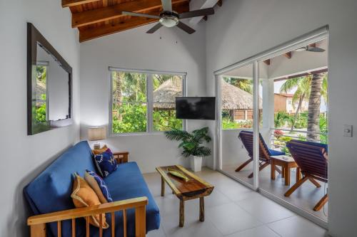 Weezie's Ocean Front Hotel and Garden Cottages