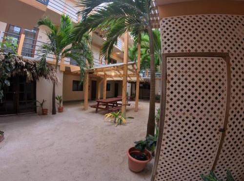 Beach Club Budget Rooms at Popeyes Caye Caulker