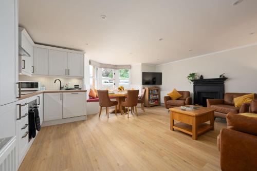Escape to Serene Georgian Estate, near Edinburgh in Ratho
