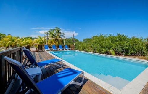 Infinite Sea - 3 bed 2 bath Upper Unit Caye Caulker